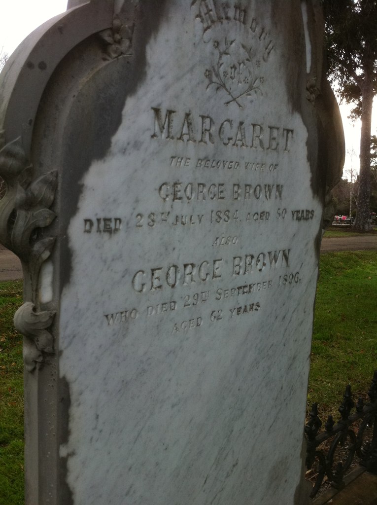 Berwick Cemetery
George & Margaret BROWN & son George (in front)