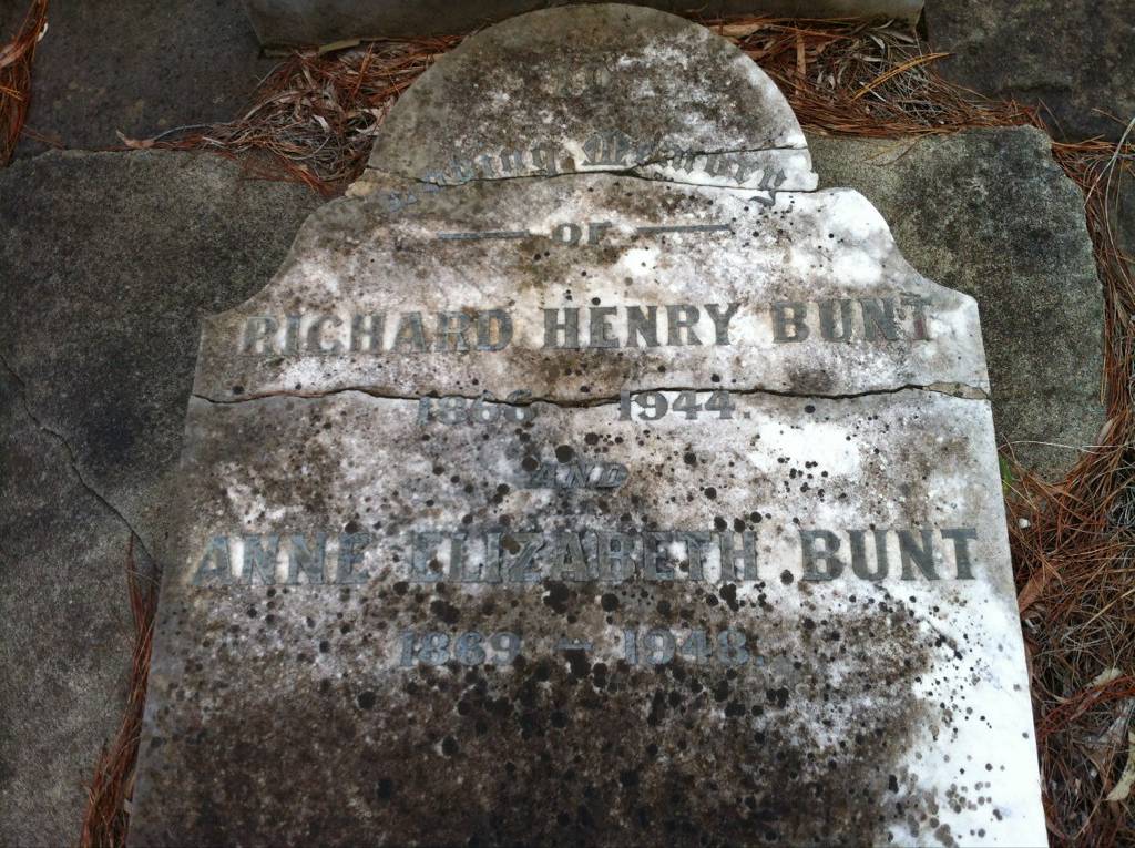 Berwick Cemetery
Richard Henry & Anne Elizabeth BUNT