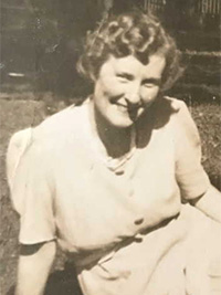 Gwen SCALES
(Image Ancestry)